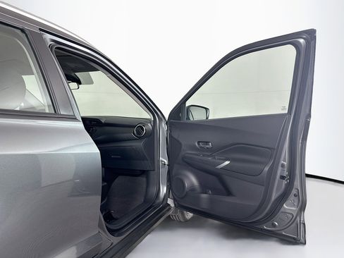 Used 2023 Nissan Kicks SV image 29