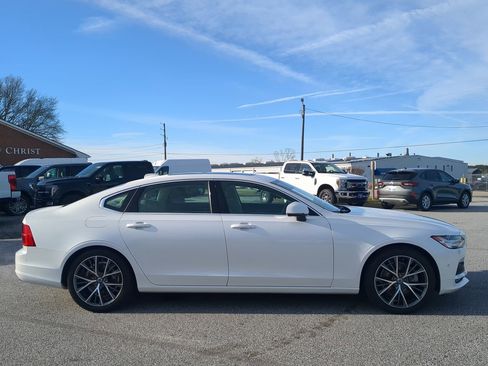 Used 2018 Volvo S90 T5 Momentum w/ Convenience Package image 2