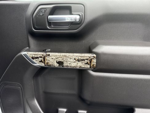 Used 2021 Chevrolet Silverado 1500 Custom Trail Boss w/ Realtree Special Edition image 16