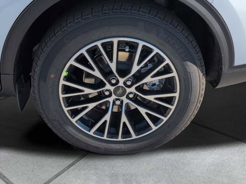 New 2026 Ford Escape SE image 12