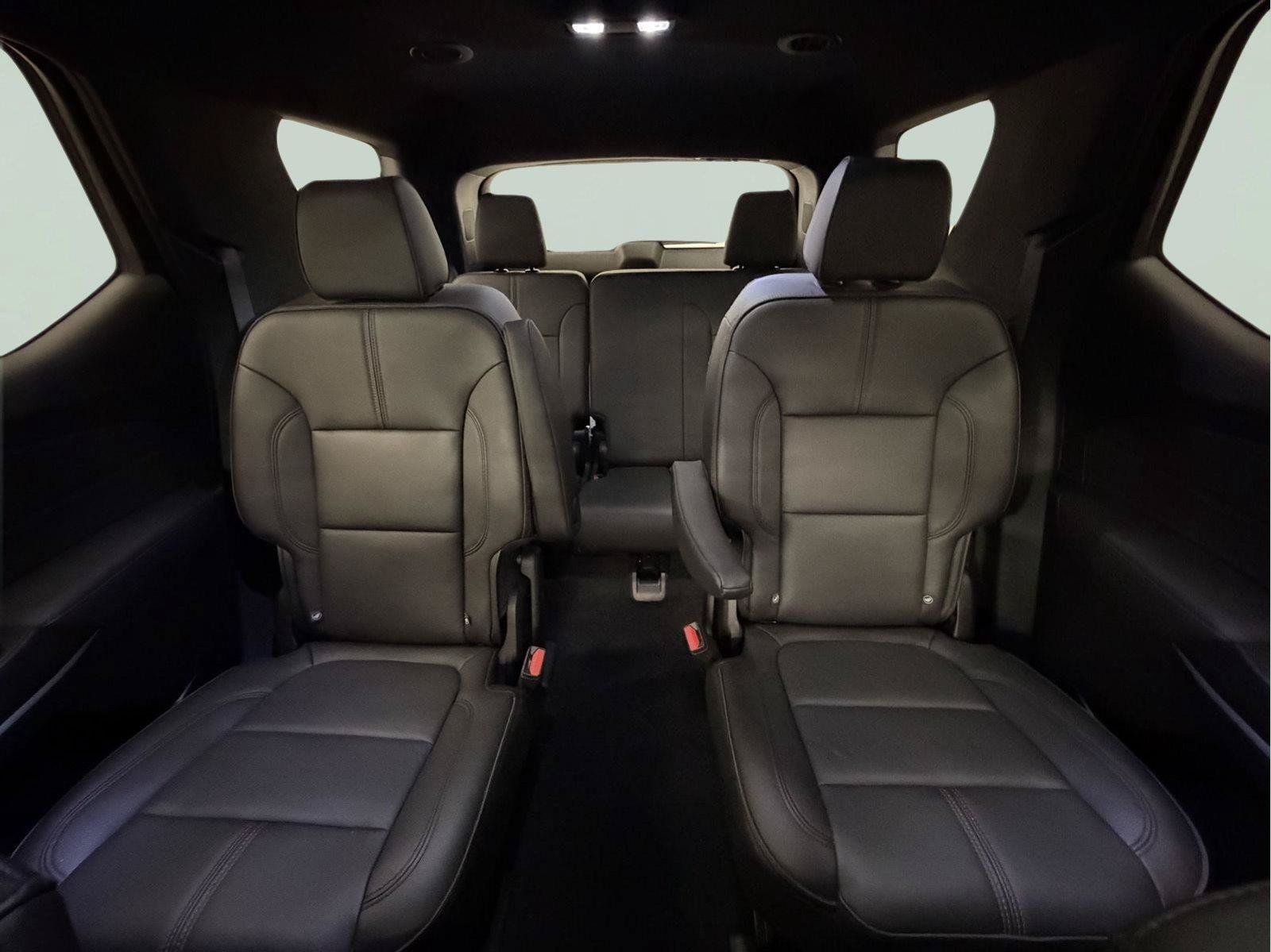 Used 2023 Chevrolet Traverse RS w/ LPO, Floor Liner Package AWD/4WD image 34