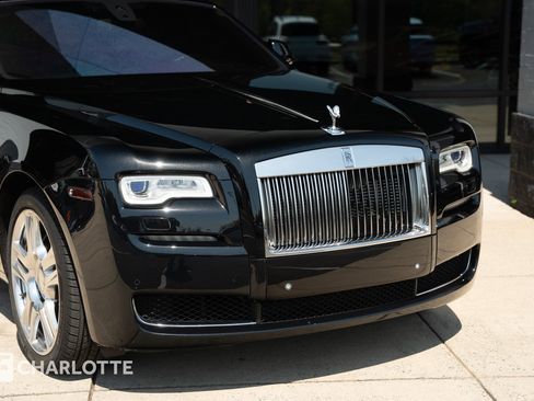 Used 2016 Rolls-Royce Ghost image 2