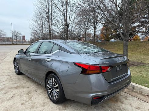 Used 2023 Nissan Altima 2.5 SV image 4