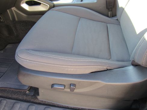 Used 2024 Nissan Frontier SV image 12