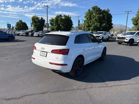 Used 2019 Audi Q5 2.0T Premium Plus w/ Premium Plus Package AWD/4WD image 4