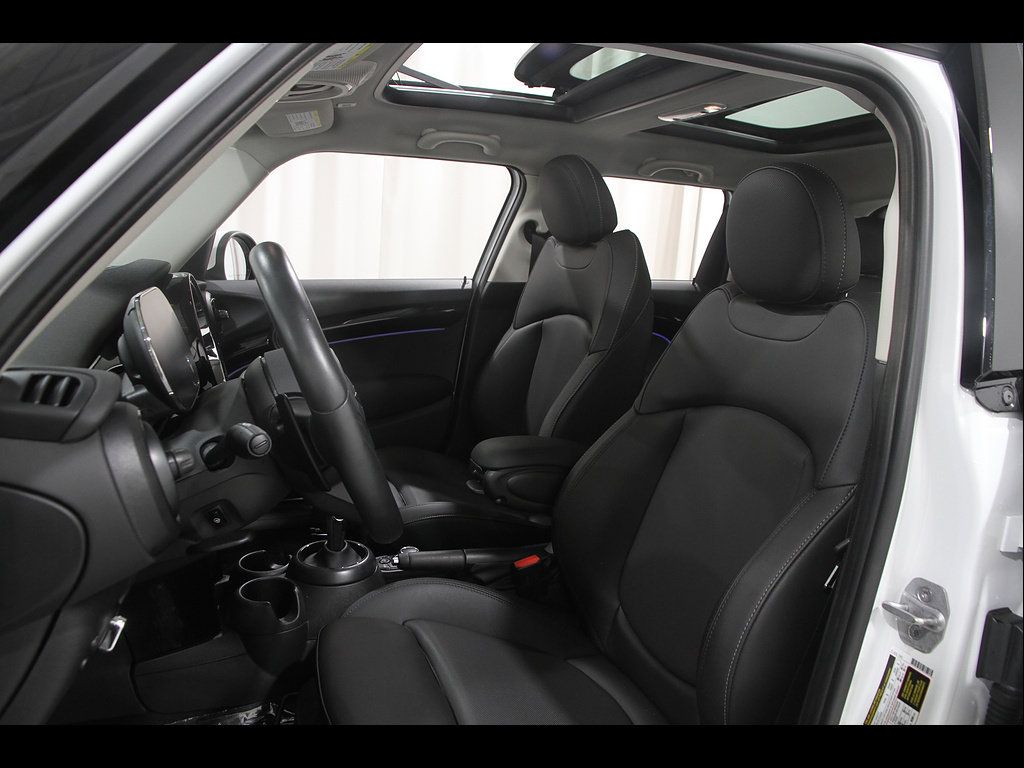 Used 2024 MINI Cooper S FWD image 5
