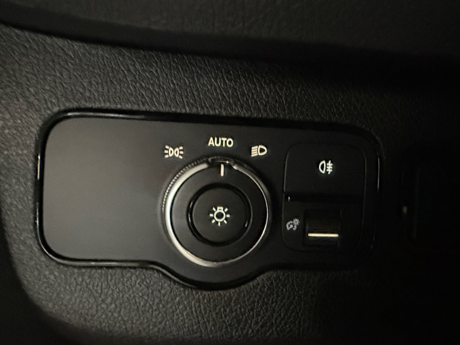 Used 2025 Mercedes-Benz Sprinter 2500 image 22