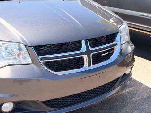 Used 2020 Dodge Grand Caravan SXT FWD image 4