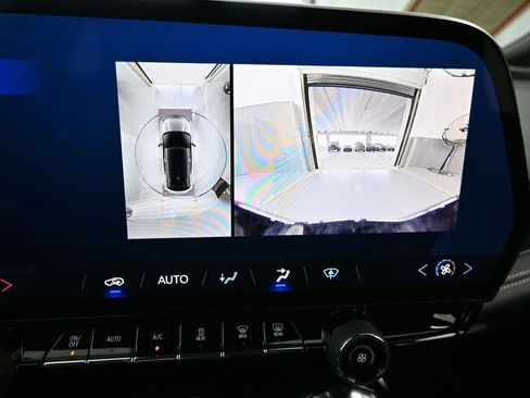 Used 2025 Chevrolet Blazer EV LT image 23