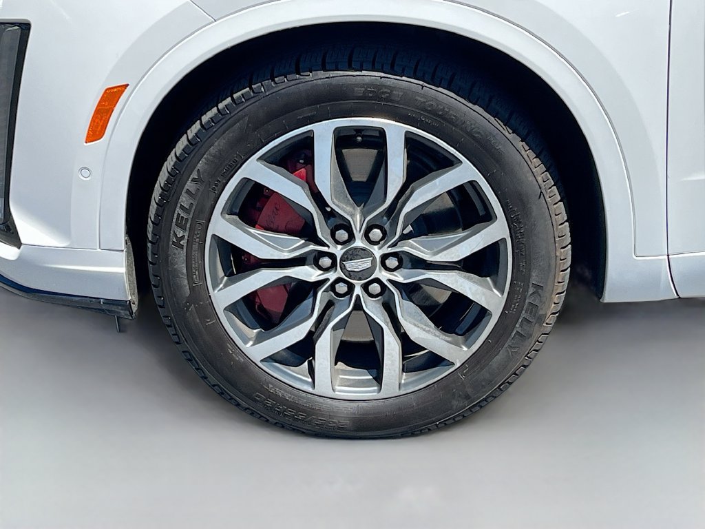 Used 2024 Cadillac XT6 Sport w/ Technology Package AWD/4WD image 34
