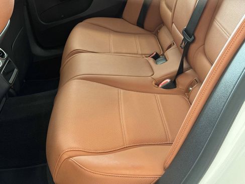 Used 2025 Mercedes-Benz C 300 Sedan image 5