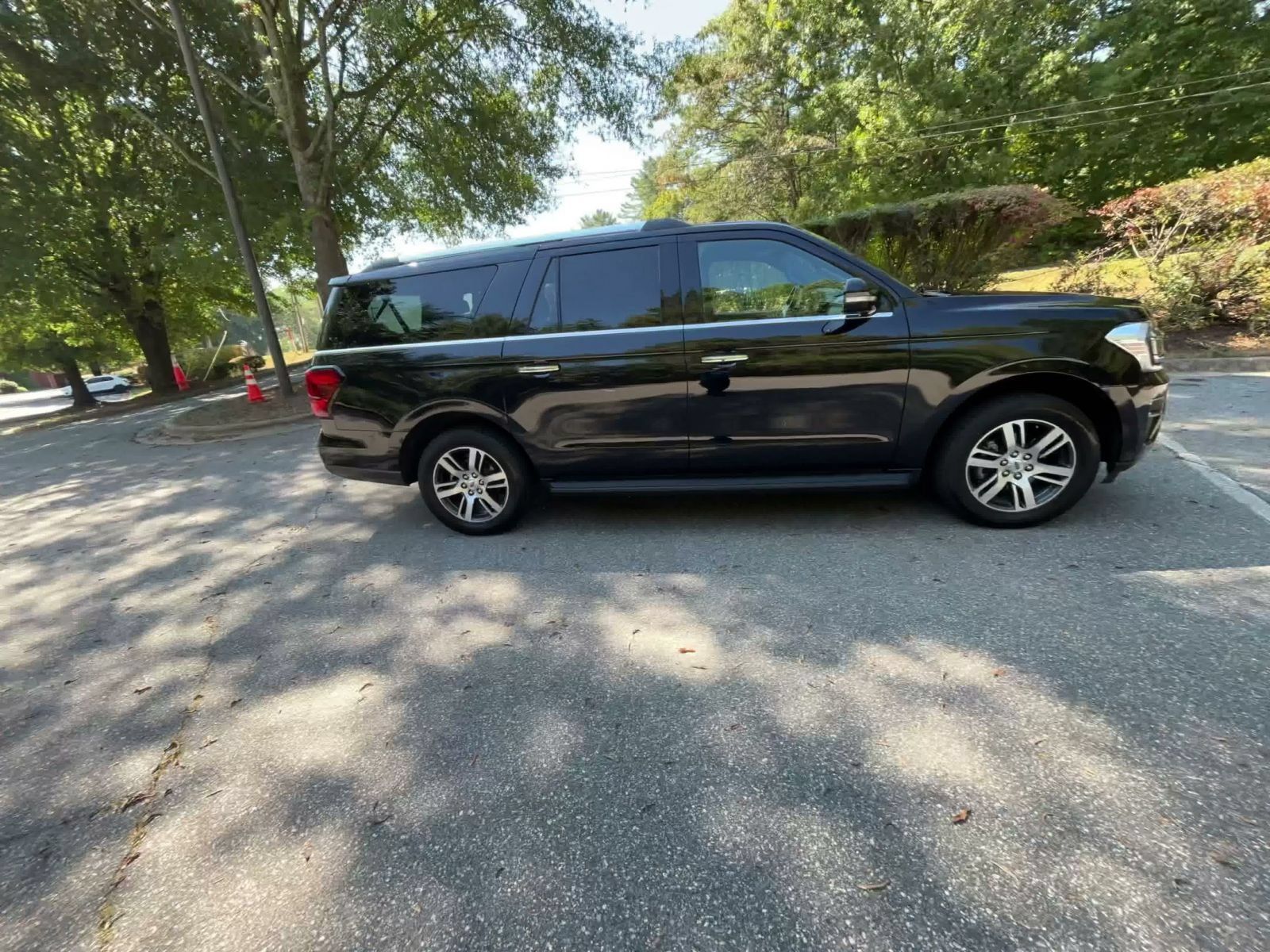 Used 2024 Ford Expedition Max Limited AWD/4WD image 15