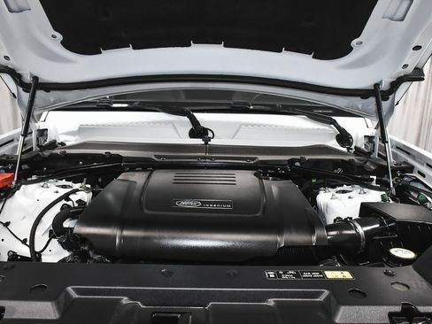 Used 2025 Land Rover Defender 110 S image 71