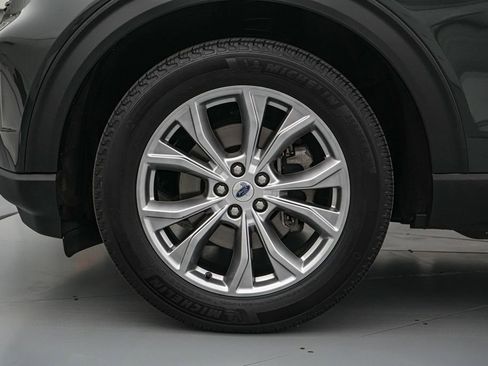 Certified 2024 Ford Explorer XLT w/ Equipment Group 202A image 10