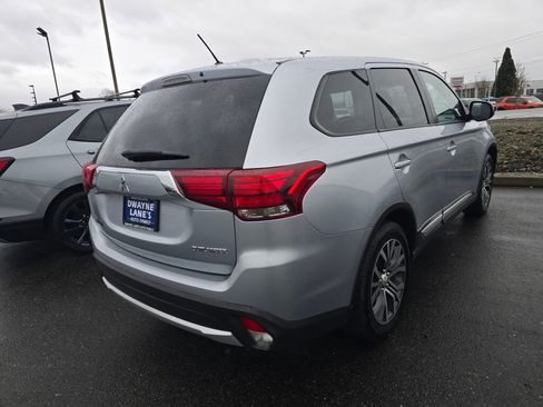 Used 2016 Mitsubishi Outlander ES image 5