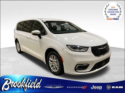 Used 2023 Chrysler Pacifica Touring