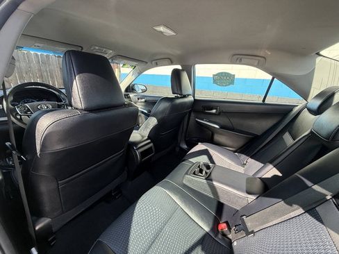 Used 2014 Toyota Camry SE FWD image 13