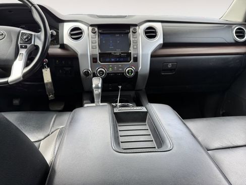 Used 2018 Toyota Tundra Limited w/ Limited Premium Package AWD/4WD image 11