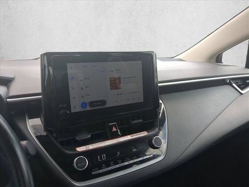 Used 2025 Toyota Corolla LE FWD image 15