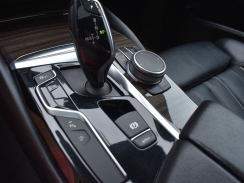 Used 2018 BMW 640i Gran Turismo xDrive image 32