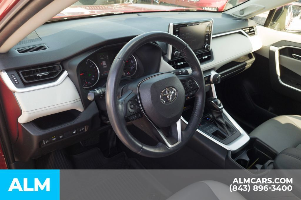 Used 2019 Toyota RAV4 XLE Premium w/ Advanced Technology Package AWD/4WD image 16