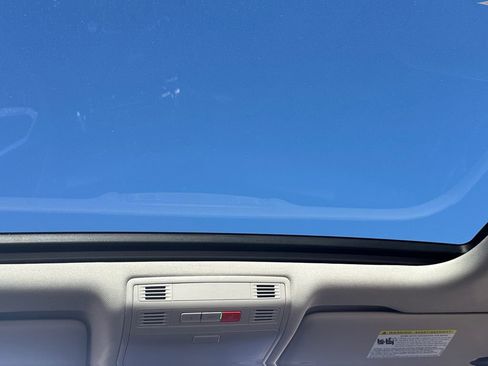 Used 2025 Volkswagen Jetta SE image 19