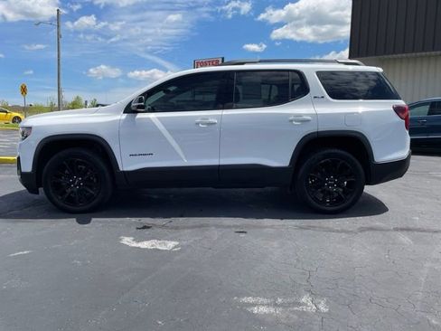 Used 2023 GMC Acadia SLE w/ Driver Convenience Package FWD image 4