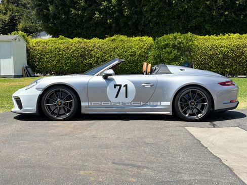 Certified 2019 Porsche 911 Speedster RWD image 2