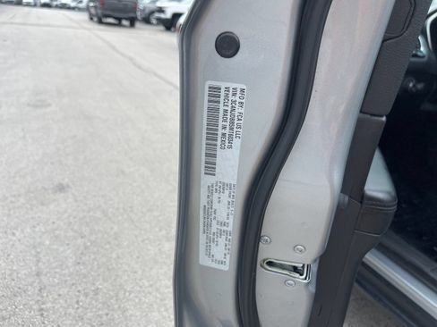 Used 2021 Jeep Compass Latitude AWD/4WD image 32