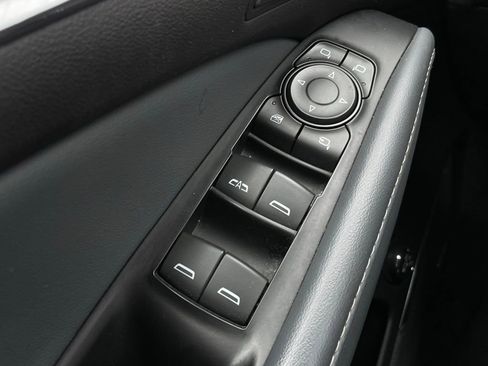 Used 2024 Buick Enclave Premium FWD image 12