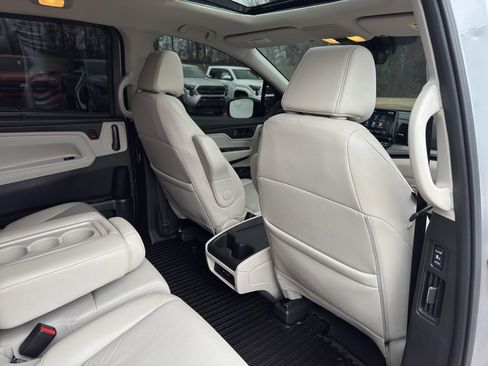 Used 2025 Honda Odyssey EX-L image 17