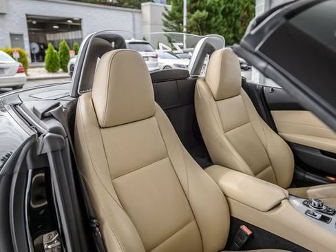 Used 2011 BMW Z4 sDrive35i RWD image 39