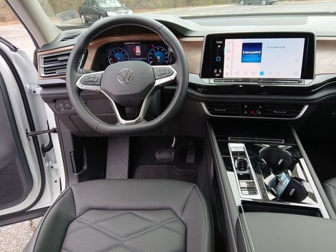 New 2026 Volkswagen Atlas SE image 13
