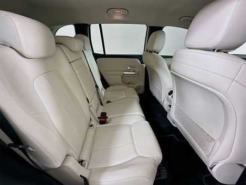 Used 2021 Mercedes-Benz GLB 250 image 28