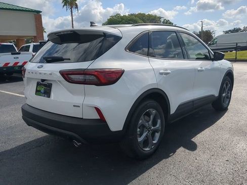 Used 2025 Ford Escape ST-Line w/ Equipment Group 301A image 5