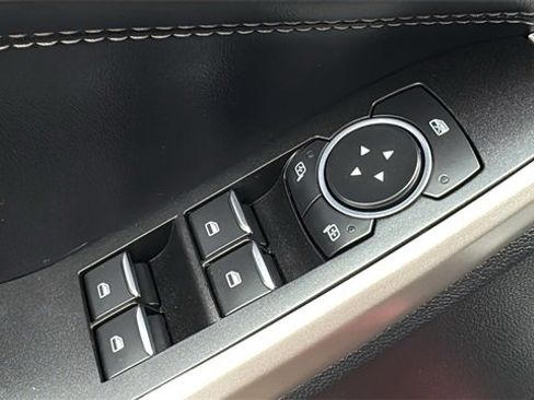 Certified 2021 Ford Explorer XLT w/ Equipment Group 202A image 11