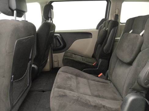 Used 2016 Dodge Grand Caravan SXT w/ Rear Park Assist Package FWD image 18