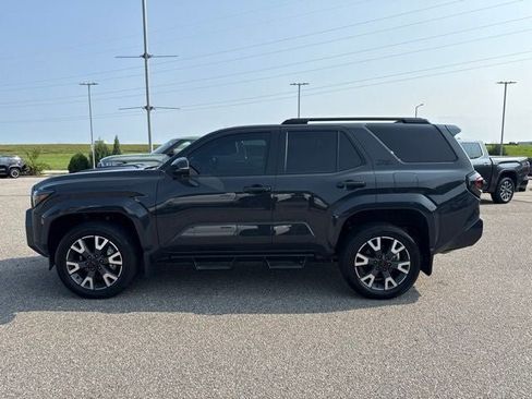 Certified 2025 Toyota 4Runner TRD Sport AWD/4WD image 9