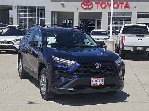 Used 2025 Toyota RAV4 XLE AWD/4WD image 1