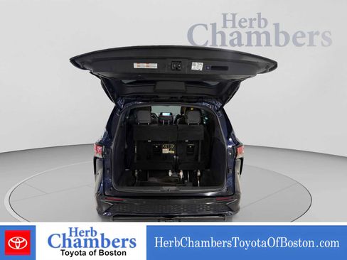 Used 2021 Toyota Sienna XSE w/ XSE Plus Package AWD/4WD image 13