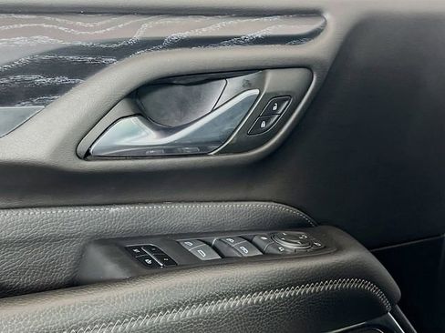 Used 2023 GMC Yukon Denali AWD/4WD image 17