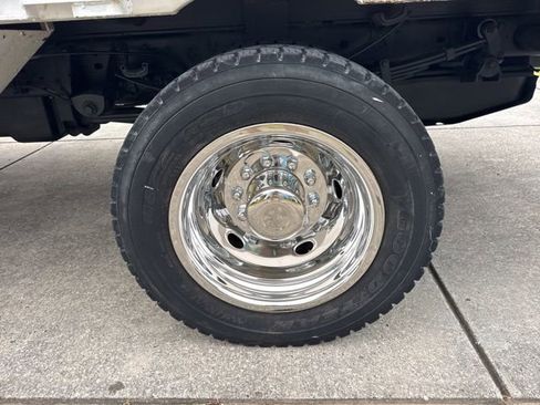 Used 2012 Ford F550 4x4 Regular Cab Super Duty w/ Payload Upgrade Pkg image 15