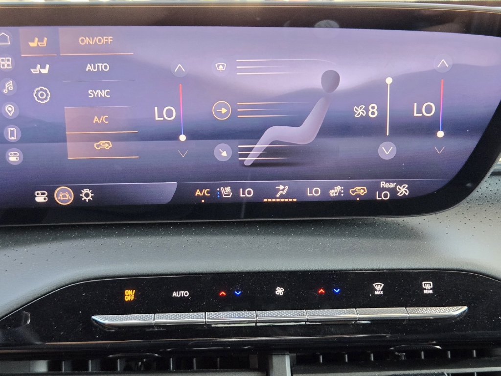 Used 2025 Buick Enclave Avenir w/ Trailering Package, 5000 lbs. FWD image 19