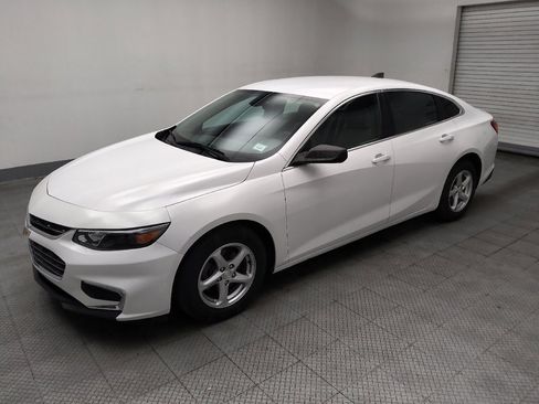 Used 2018 Chevrolet Malibu LS FWD image 2