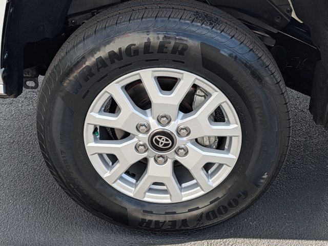 Used 2024 Toyota Tacoma SR5 AWD/4WD image 11