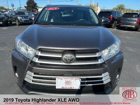 Used 2019 Toyota Highlander XLE AWD/4WD image 16