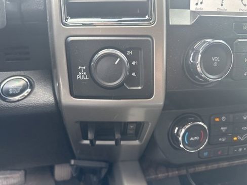 Used 2019 Ford F350 Lariat image 19