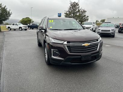 Used 2023 Chevrolet Traverse LT