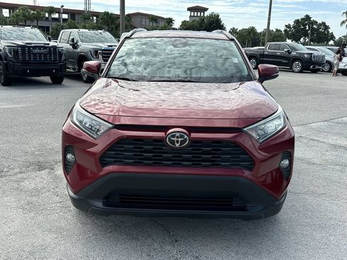 Used 2020 Toyota RAV4 XLE w/ Convenience Package FWD image 3