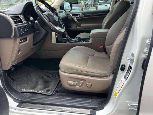 Used 2020 Lexus GX 460 Premium AWD/4WD image 28